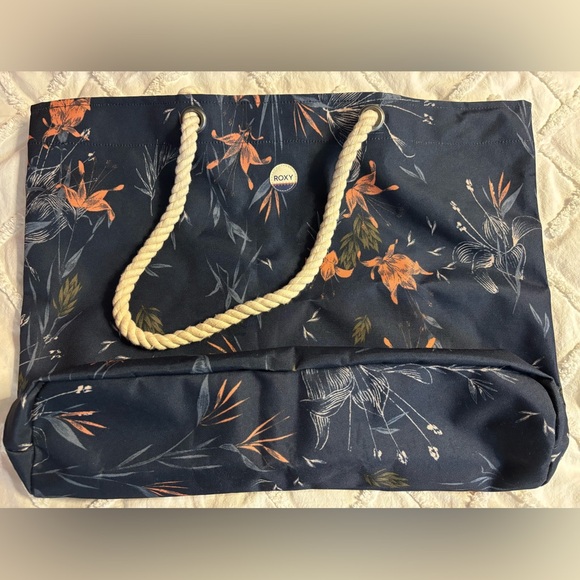 New Roxy Beach Bag - Picture 3 of 3